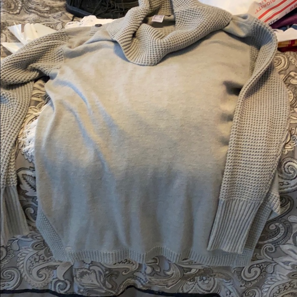Sweater - Picture 1 of 5